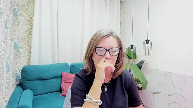 LeaPure online show from August 1, 5:07 am