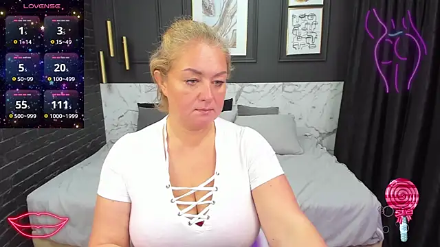 JenniferLight online show from December 3, 11:24 pm