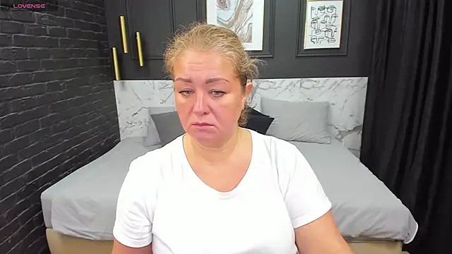 JenniferLight online show from December 7, 1:07 pm