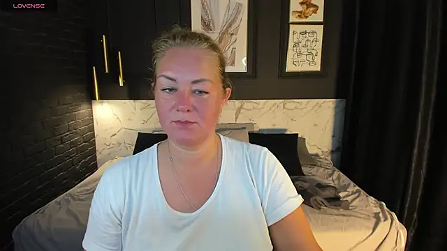 JenniferLight online show from September 10, 5:07 am
