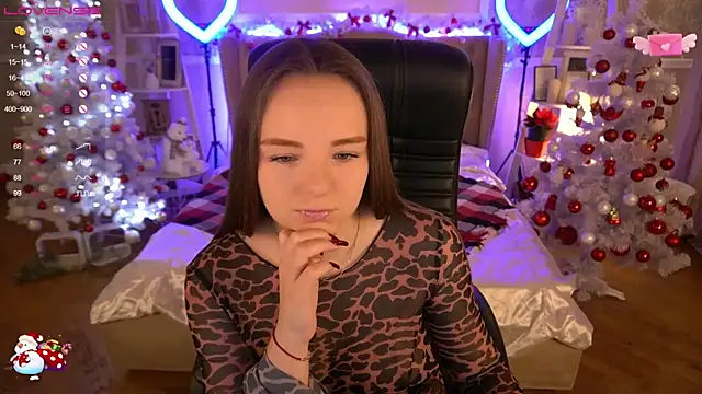 FoxyShy online show from December 14, 6:35 am