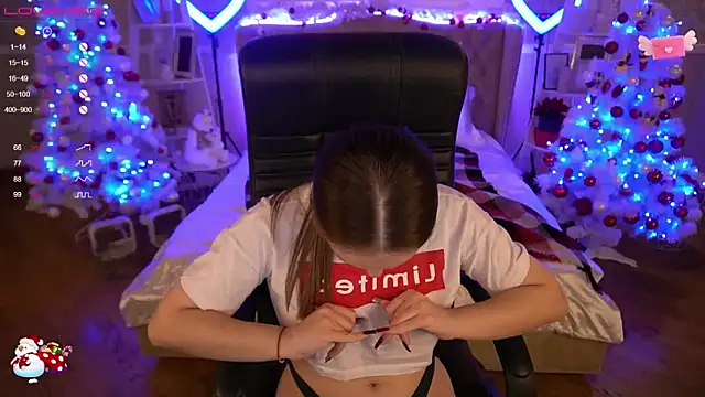 FoxyShy online show from December 20, 1:00 pm