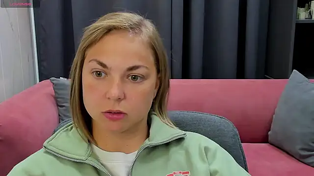 Snapshot of TataArdent chatting on September 30, 8:14 pm TataArdent online show from September 30, 8:14 pm