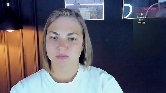 Snapshot of TataArdent chatting on November 3, 8:21 pm TataArdent online show from November 3, 8:21 pm