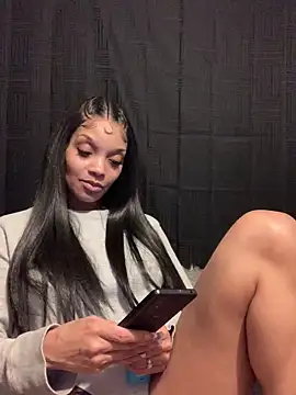 Snapshot of Rakiyahcharms chatting on March 7, 1:20 am Rakiyahcharms online show from March 7, 1:20 am