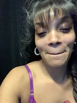 Snapshot of Rakiyahcharms chatting on February 19, 5:03 am Rakiyahcharms online show from February 19, 5:03 am