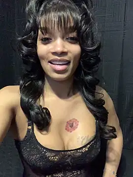 Snapshot of Rakiyahcharms chatting on February 21, 6:25 am Rakiyahcharms online show from February 21, 6:25 am