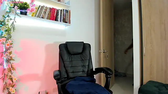 ALLMECANDY online show from December 5, 8:22 am