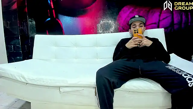 AmazingPartys online show from February 1, 7:45 pm