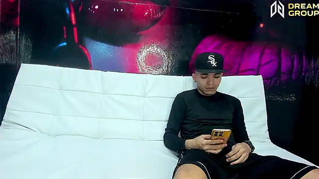 AmazingPartys online show from February 5, 7:40 pm