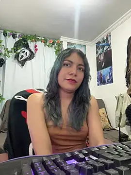 Snapshot of VaioletUwU chatting on March 8, 7:45 am VaioletUwU online show from March 8, 7:45 am