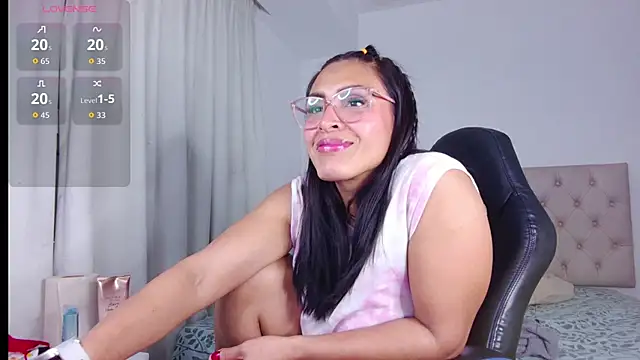 Snapshot of ms_freyax chatting on October 24, 2:41 am ms freyax online show from October 24, 2:41 am