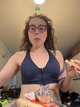 ladyturtle online show from March 25, 3:29 pm