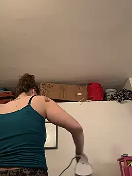 ladyturtle online show from July 16, 8:15 pm
