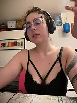 ladyturtle online show from July 21, 10:01 pm