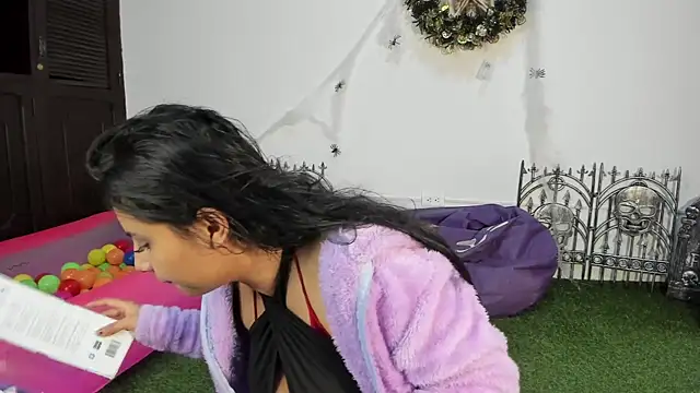 AbbyTaylorr online show from October 8, 4:54 am