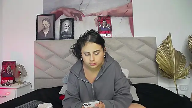 AbbyTaylorr online show from October 18, 3:02 pm