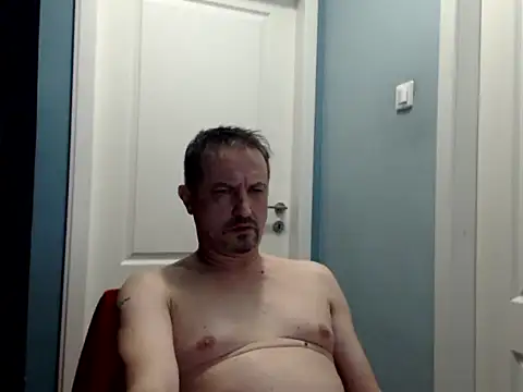 MisterFaithRO online show from May 2, 9:31 pm