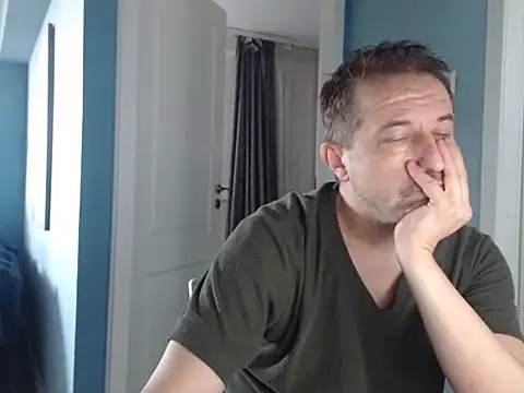 MisterFaithRO online show from May 26, 6:53 am