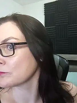 Snapshot of DesreRose chatting on April 27, 8:29 pm DesreRose online show from April 27, 8:29 pm
