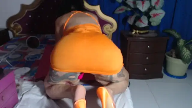 Snapshot of big_boobsmature chatting on February 25, 5:08 am big boobsmature online show from February 25, 5:08 am