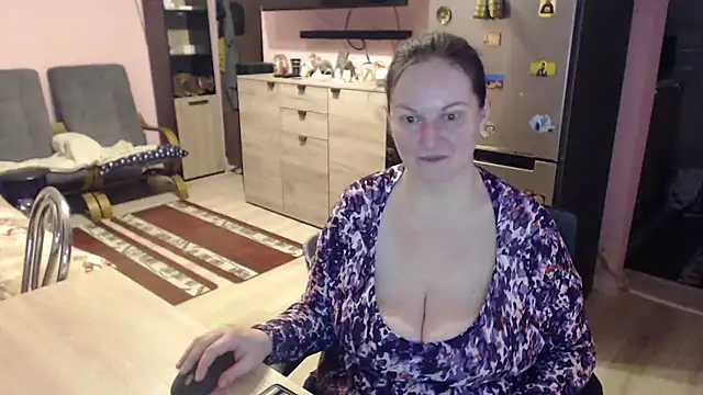 BustyLadyAlma online show from March 20, 5:35 am