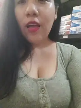 Snapshot of Kalani_Engel chatting on May 3, 6:03 pm Kalani Engel online show from May 3, 6:03 pm