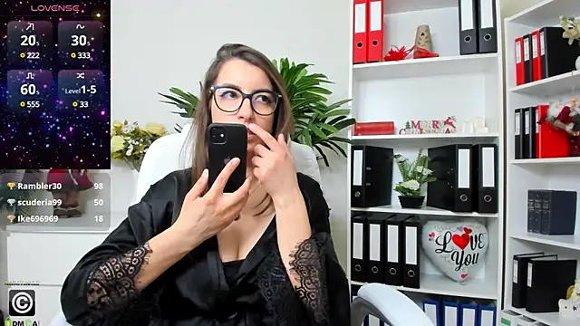 amayawest online show from December 20, 11:21 am