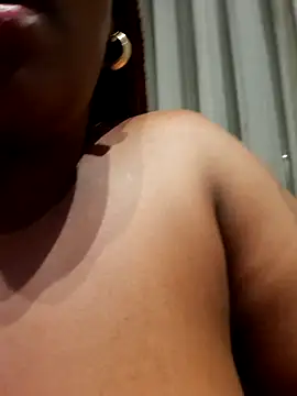 SWEETDOLLY29XX online show from March 27, 8:30 pm