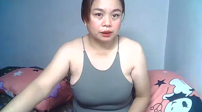 Snapshot of Kariebabe chatting on December 10, 11:00 am Kariebabe online show from December 10, 11:00 am