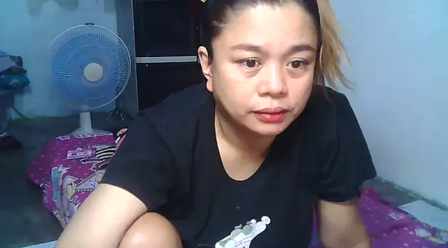 Snapshot of Kariebabe chatting on December 20, 1:25 am Kariebabe online show from December 20, 1:25 am