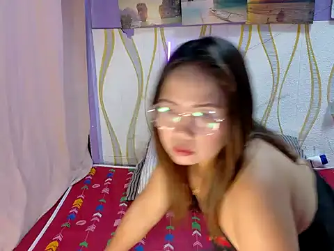 BURBERRY69 online show from March 9, 11:42 pm