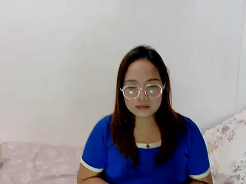 BURBERRY69 online show from May 15, 7:48 am