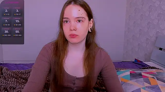 Snapshot of Janie_JJ_Curvie chatting on April 14, 2:06 am Janie JJ Curvie online show from April 14, 2:06 am