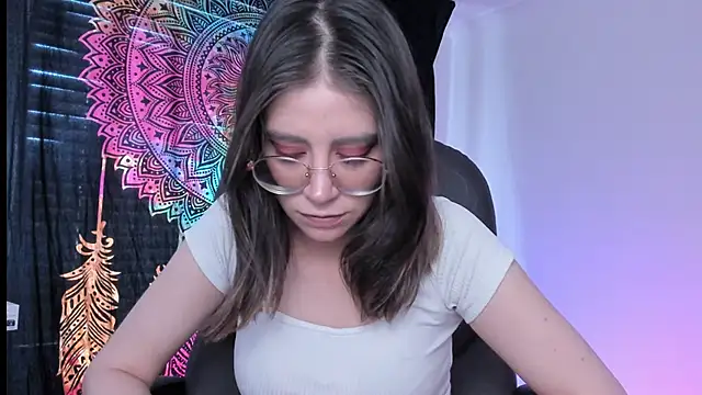 HazelKush online show from January 10, 6:49 pm