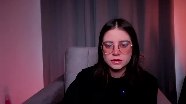 HazelKush online show from February 5, 10:03 pm