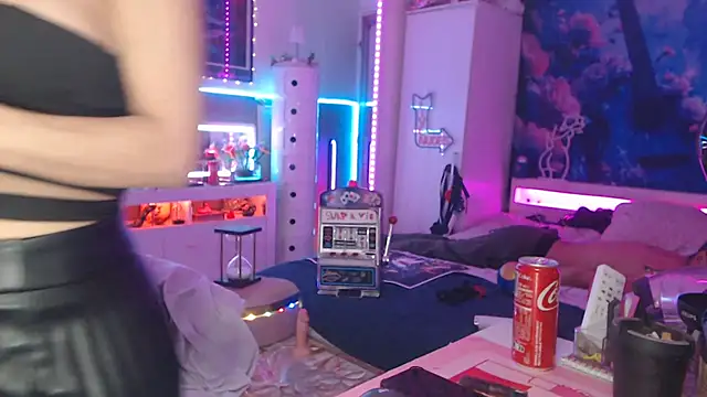 misscectito13 online show from March 11, 6:53 am