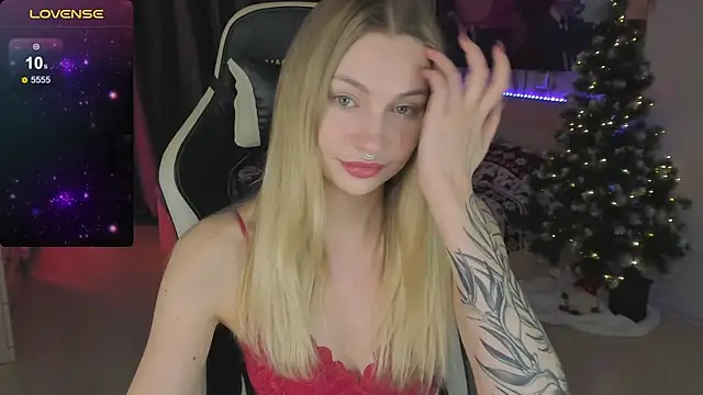 Snapshot of BiMolly chatting on January 24, 1:47 pm BiMolly online show from January 24, 1:47 pm