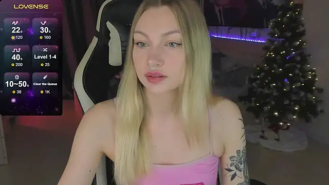 Snapshot of BiMolly chatting on January 27, 11:11 am BiMolly online show from January 27, 11:11 am