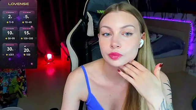 Snapshot of BiMolly chatting on October 26, 9:21 pm BiMolly online show from October 26, 9:21 pm