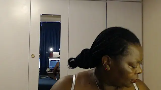 MatureBoobsDiva online show from November 1, 2:41 pm