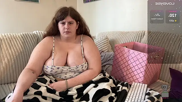 NotUrBabyMoms online show from January 28, 5:14 pm