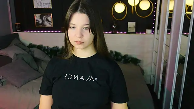 Snapshot of ElizaMild chatting on December 21, 1:51 pm ElizaMild online show from December 21, 1:51 pm