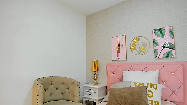 Princsgirl  online show from December 14, 3:18 am