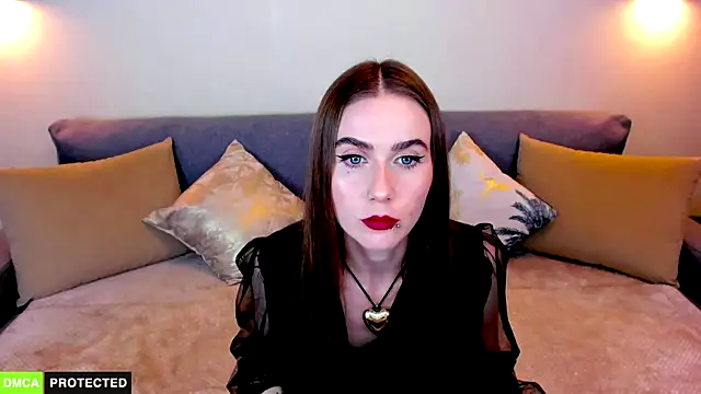 TheWoman   online show from December 17, 7:15 pm