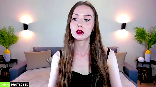 TheWoman   online show from June 8, 10:59 am