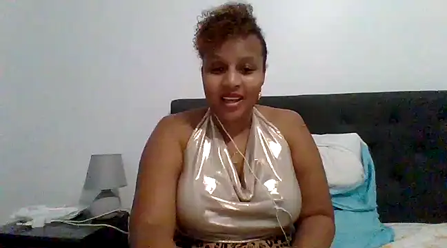 Snapshot of Nathyjess195 chatting on December 9, 10:30 pm Nathyjess195 online show from December 9, 10:30 pm