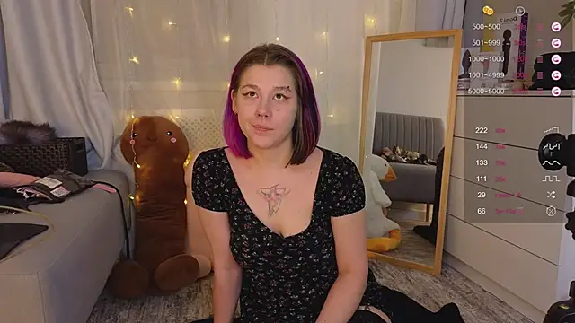 Snapshot of Mira_Falls chatting on December 10, 10:17 am Mira Falls online show from December 10, 10:17 am