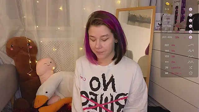 Snapshot of Mira_Falls chatting on December 28, 7:11 am Mira Falls online show from December 28, 7:11 am