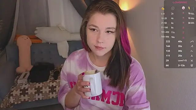 Snapshot of Mira_Falls chatting on September 11, 4:23 am Mira Falls online show from September 11, 4:23 am
